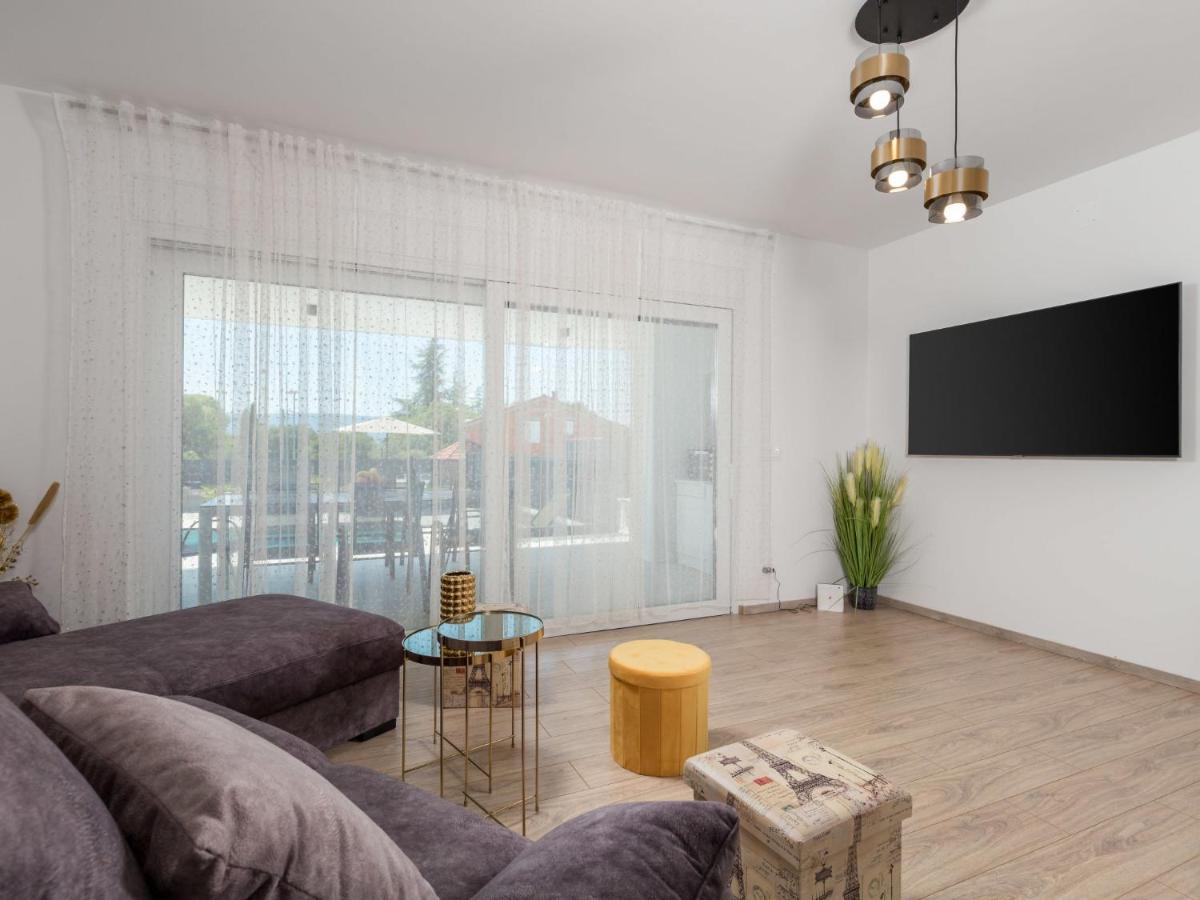 Holiday Home Villa Palma - Krk148 By Interhome Pinezići Buitenkant foto