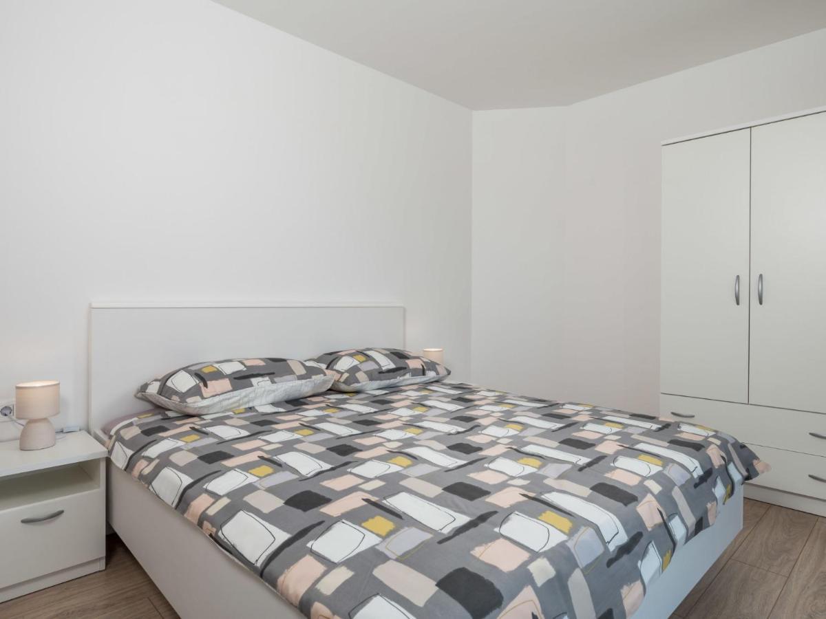 Holiday Home Villa Palma - Krk148 By Interhome Pinezići Buitenkant foto