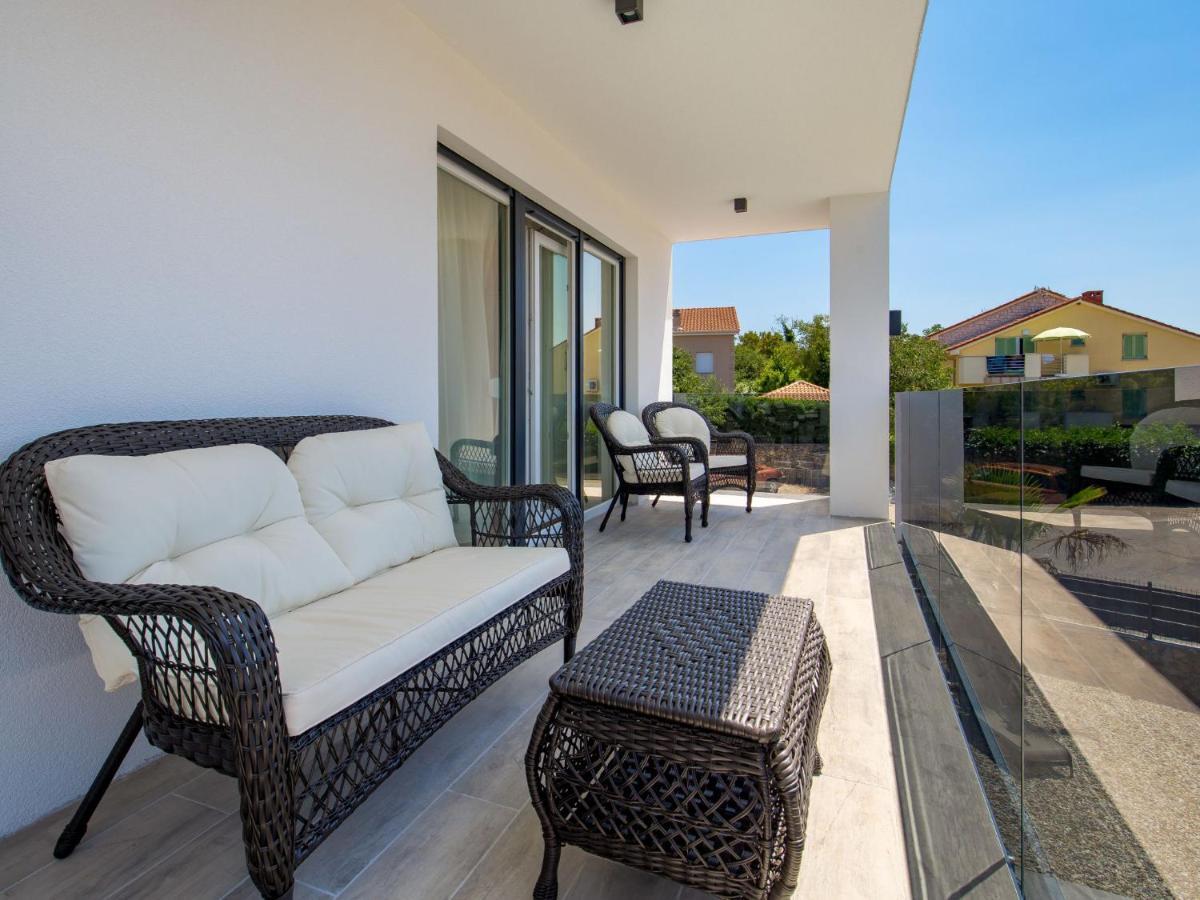 Holiday Home Villa Palma - Krk148 By Interhome Pinezići Buitenkant foto