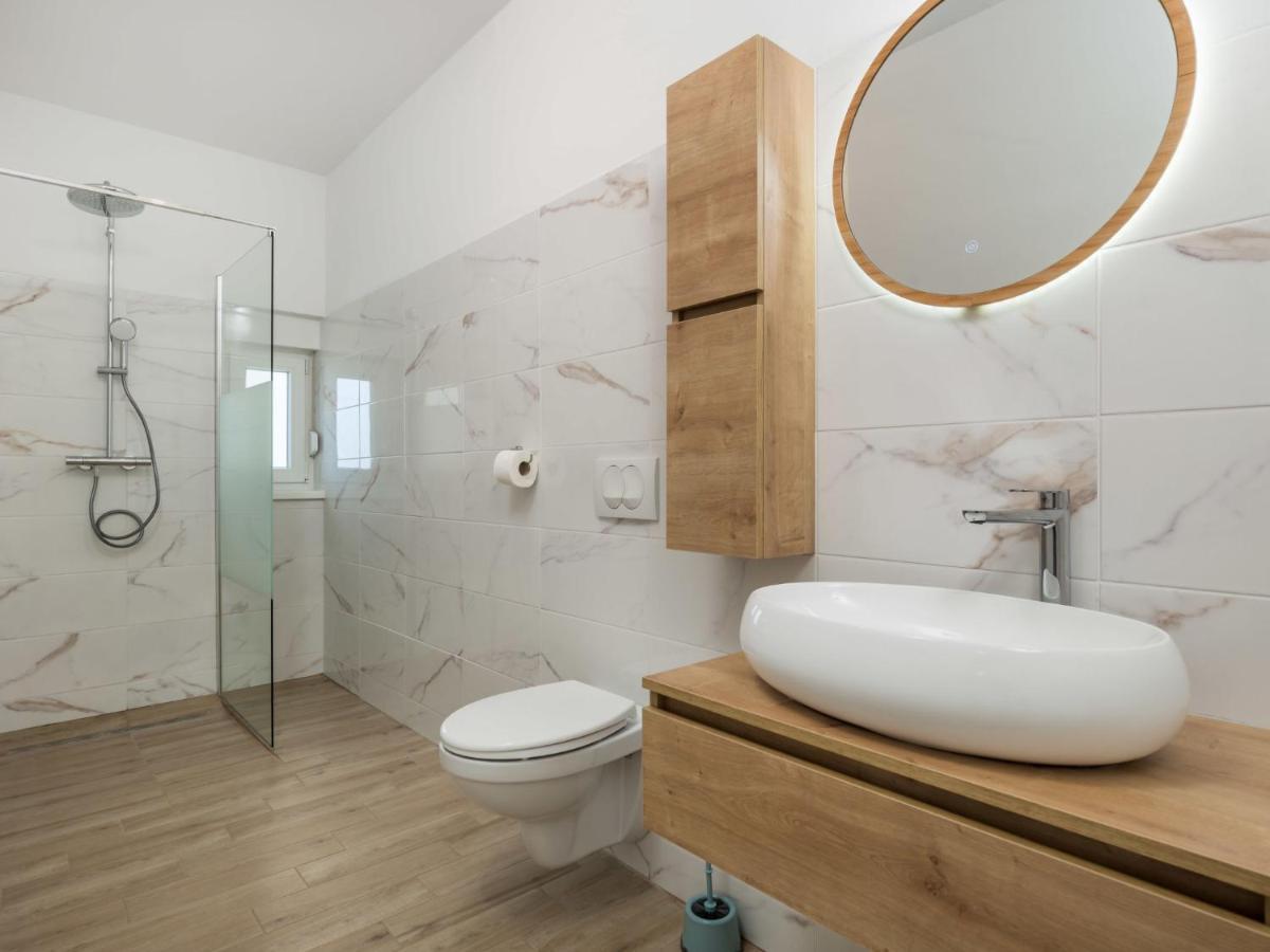 Holiday Home Villa Palma - Krk148 By Interhome Pinezići Buitenkant foto