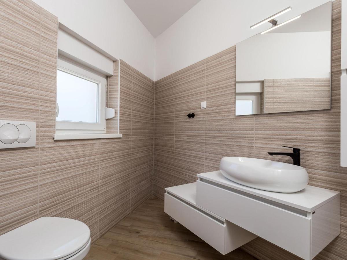 Holiday Home Villa Palma - Krk148 By Interhome Pinezići Buitenkant foto